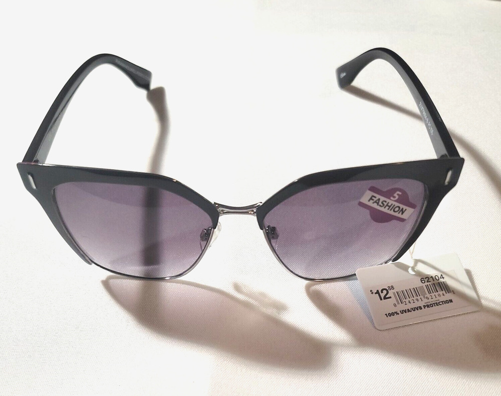 Piranha Womens Fashion 5 Sunglasses Style # 62104 Silver Black Frames